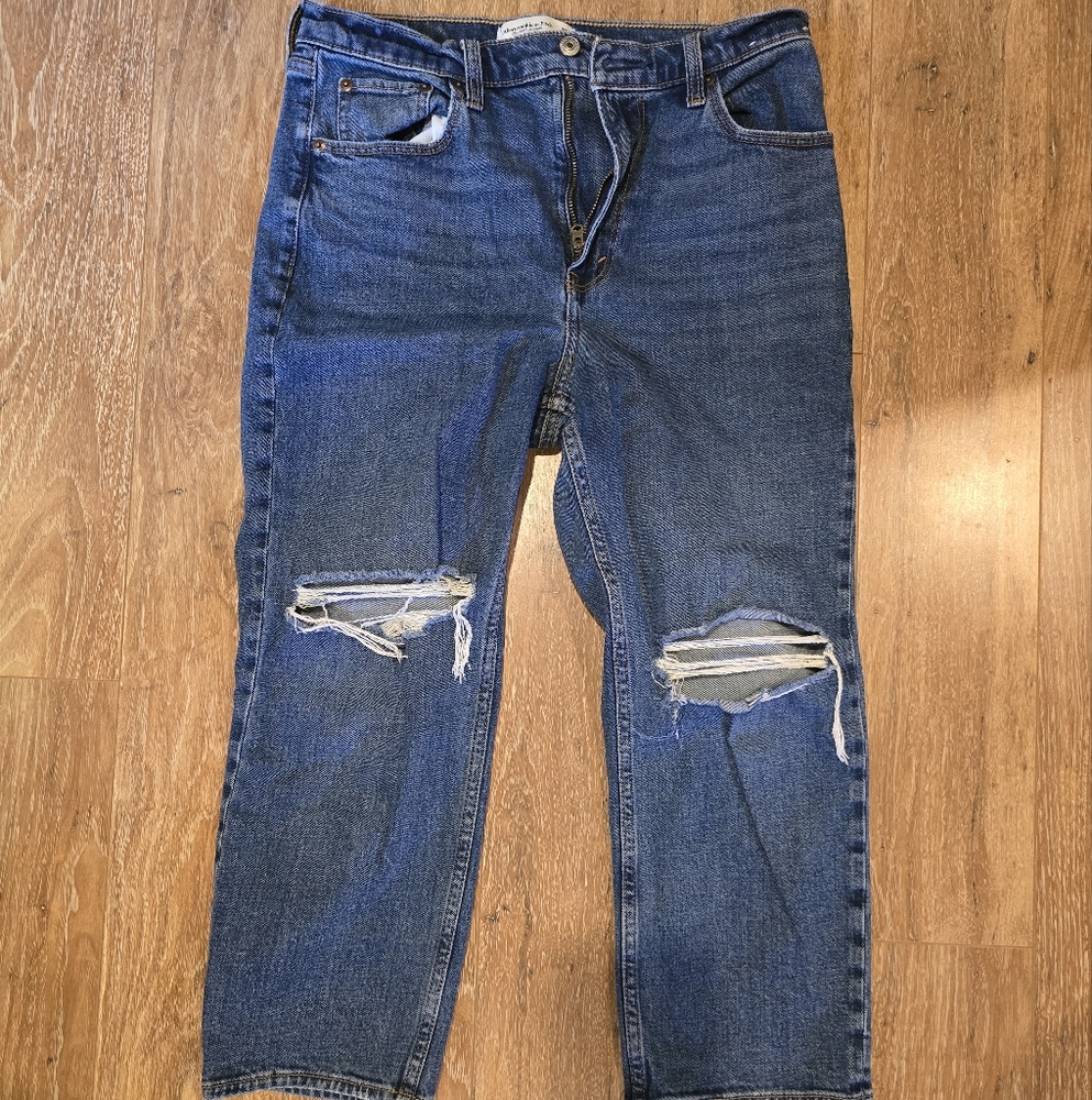 Abercrombie & Fitch Women's straight Crop Jeans